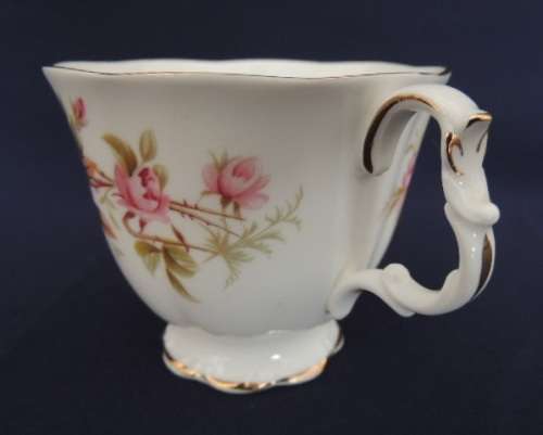 ROYAL ALBERT CUP ONLY - ROMANCE