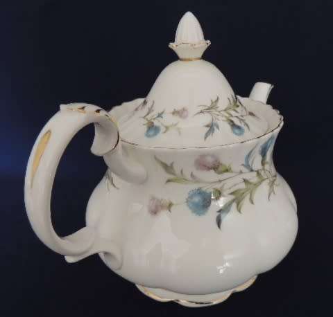 ROYAL ALBERT BRIGADOON TEASET 22 PIECES