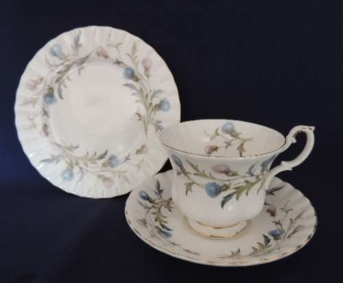 ROYAL ALBERT BRIGADOON TEASET 22 PIECES