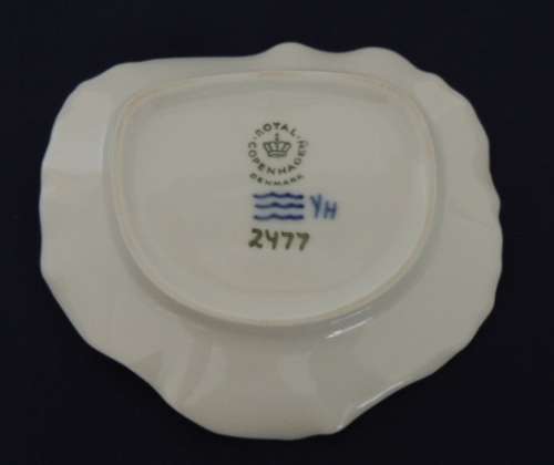 Royal Copenhagen Trinket Dish - Frog On Lily Pad # 2477