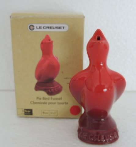 Le Creuset Pie Bird Funnel - Red