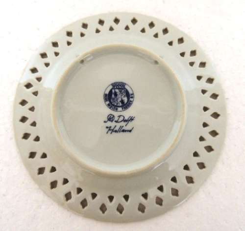 Delft Ribbon Plate