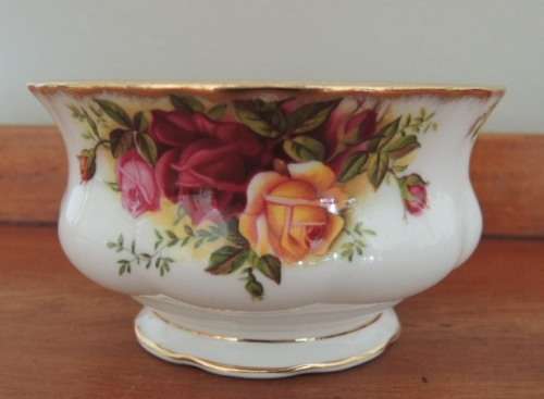 Royal Albert Sugar Bowl - Old Country Roses