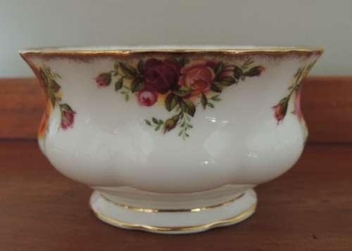 Royal Albert Sugar Bowl - Old Country Roses
