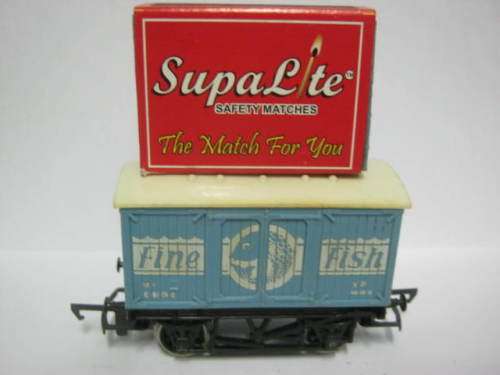 Triang Hornby R013 R206 Fine Fish Van E81010