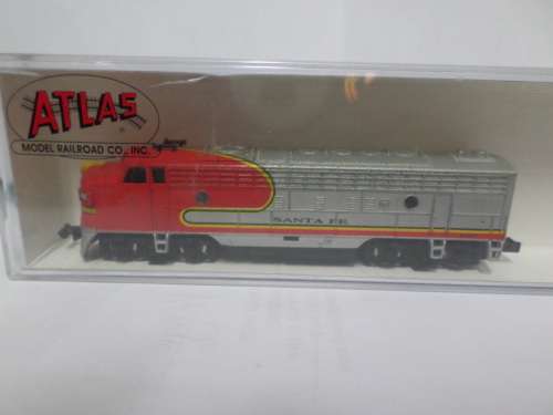 N SANTA FE LOCOMOTIVE