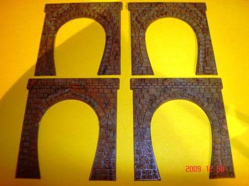 N-GAUGE TUNNEL ENTRANCES 2 PAIRS IN EXCELLENT CONDITION