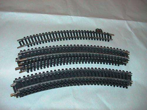 LIMA HO GAUGE N/3030 CURVED TRACK X 11 AND 1 X ELECTRIC POWER TRACK ETC. IN GOOD CONDITION
