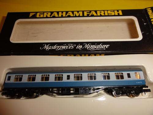 GRAHAM FARISH N GAUGE 0685 MK1 CORRIDOR 2nd CLASS COACH  IN MINT BOXED CONDITION