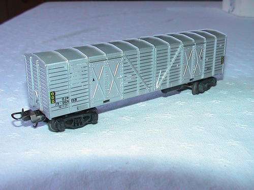 LIMA HO GAUGE SOUTH AFRICAN RAILWAYS SILVER CLOSED GOODS WAGON IN EXCELLENT CONDITION
