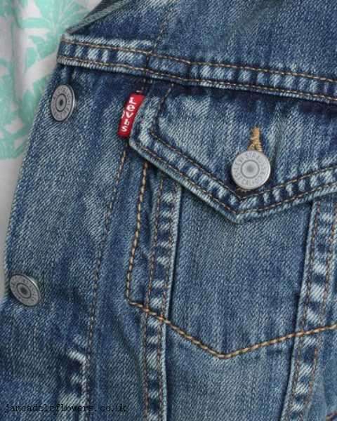 LEVI'S AUTHENTIC TRUCKER JACKET LADIES - LARGE