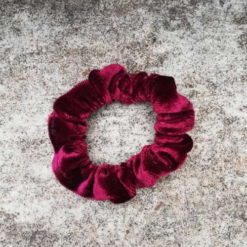 SCRUNCHIE - RED VELVET (SMALL)