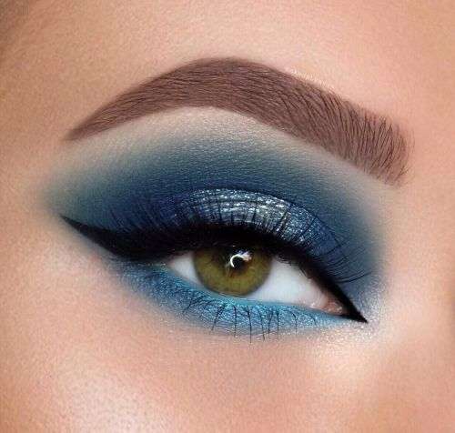 HUDA BEAUTY SAPPHIRE OBSESSIONS - EYE SHADOW PALETTE