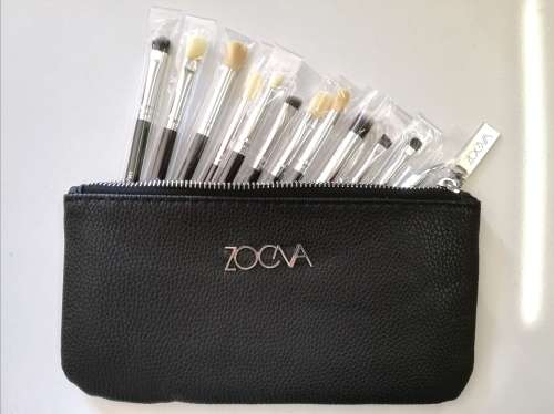 ZOEVA 13pc MAKEUP BRUSH SET IN BAG - BLACK