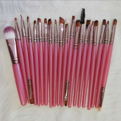 MAKEUP BRUSH SET PINK (20 PIECE)