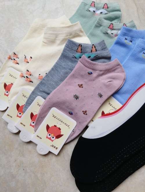 LADIES ASSORTED SOCKS - 10 PAIRS