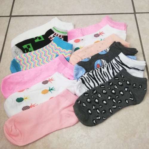 LADIES ANKLE SOCKS - 12 PAIRS MIXED