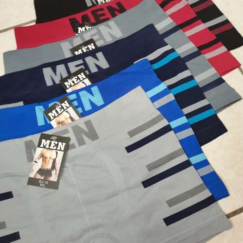 6 PAIRS MENS SEAMLESS TRUNKS (M/L) UNDERWEAR