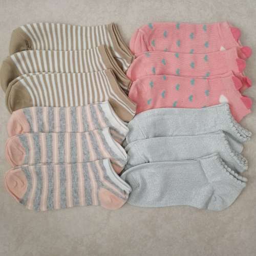 LADIES ANKLE SOCKS - 12 PAIRS MIXED