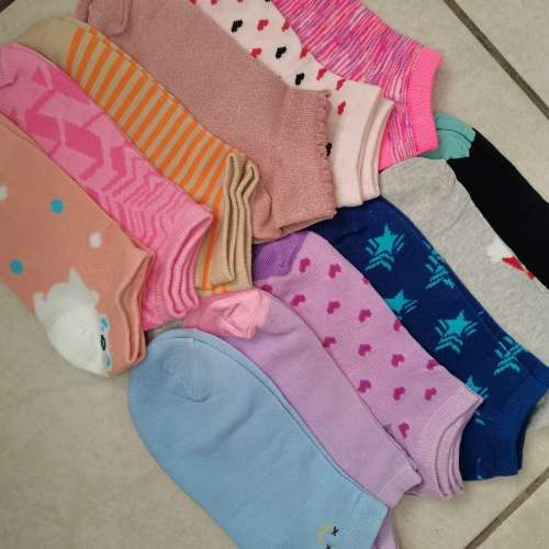 LADIES ANKLE SOCKS - 12 PAIRS MIXED