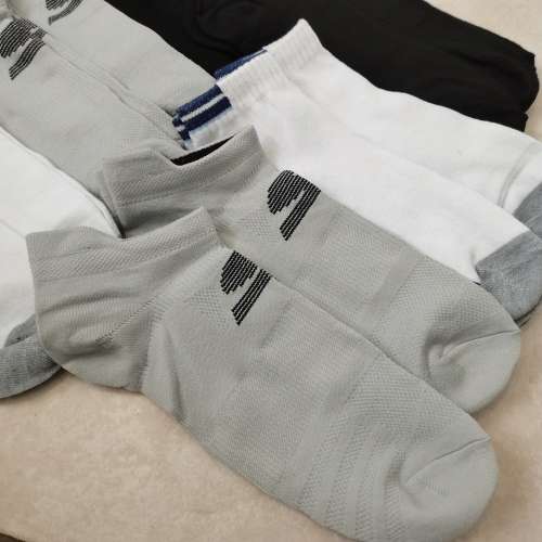 12 PAIRS OF MENS ANKLE SOCKS  *NEW*