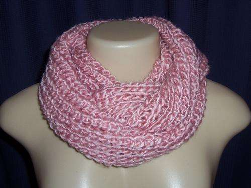 Warm Pink Knitted Snood ** BRAND NEW ** Winter Must Have!