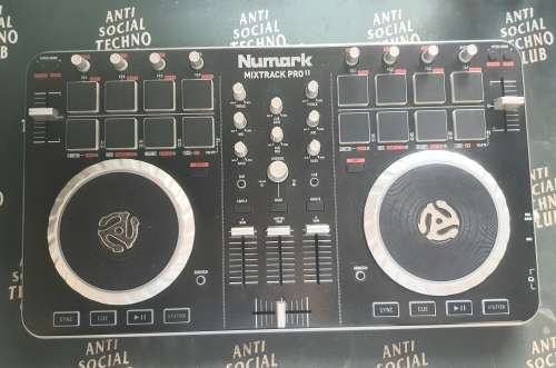 Numark Mixtrack Pro II