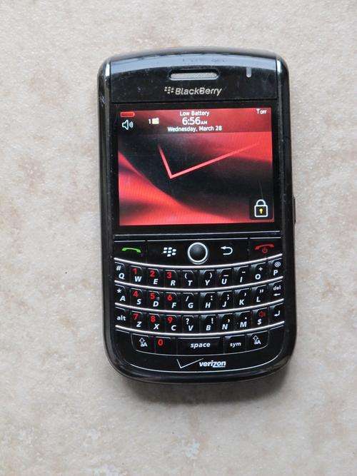 GOOD CONDITION!!Genuine Blackberry TOUR 9630 *BOXED!!*100% Working*IN STOCK*Charger & Battery