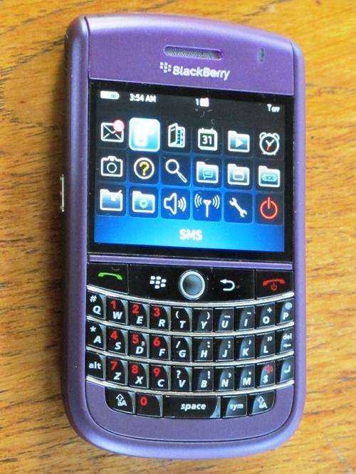 AS NEW CONDITION!!Genuine Blackberry TOUR 9630 PURPLE!!*BOXED!!*100% Working*IN STOCK*