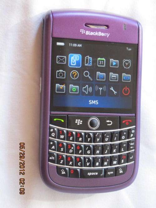 AS NEW, PURPLE!!Genuine Blackberry TOUR 9630 !!*100% Working*IN STOCK*Charger & Battery