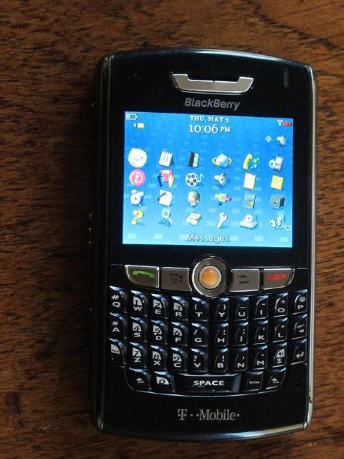 Genuine! BLACKBERRY 8820  BBM AND EMAIL ETC. EXCELLENT CONDITION!!