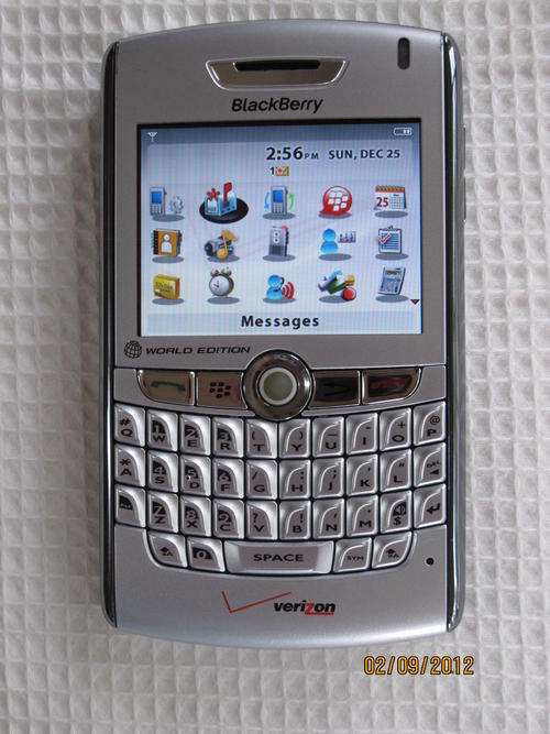 BLACKBERRY 8830  BBM AND EMAIL ETC. EXCELLENT CONDITION!!