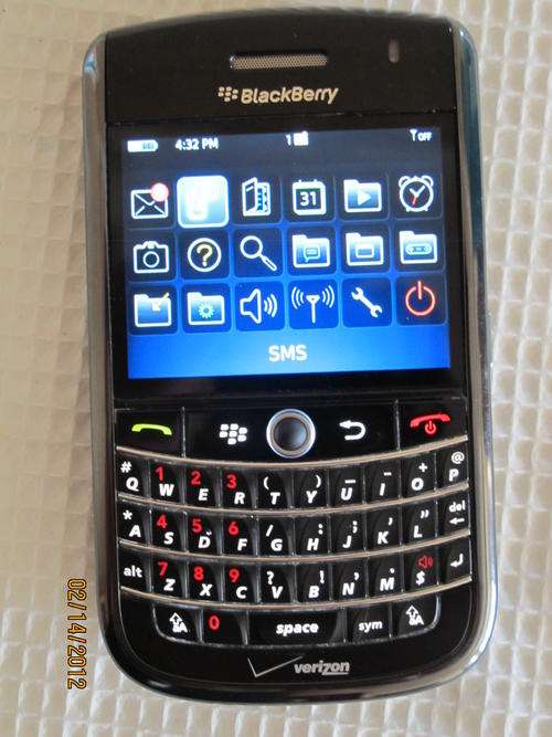 Genuine Blackberry TOUR 9630 *Unlocked*100% Working*IN STOCK*Charger, Earphones