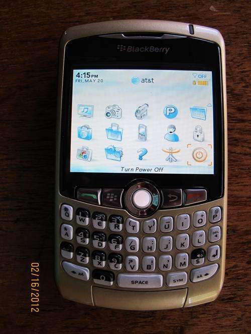 GENUINE Blackberry Curve 8310. *GOLD**UNLOCKED*100% working*Charger & Headphones**FULLY REFURBISHED