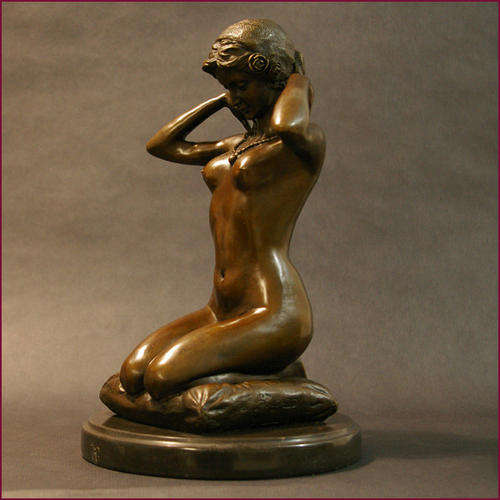 BEAUTIFUL ART NOUVEAU 1900 BRONZE NUDE. Signed.