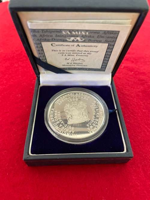 R2 Silver Proof `Soccer` 1oz