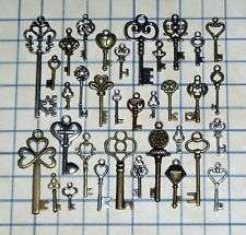free (X3) antique keys pendant per buyer, no shipping cost, give them to someone if you do not like
