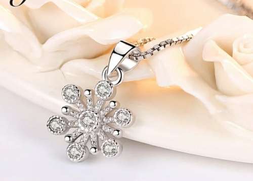 925 Silver Crystal Ice Flower Necklace