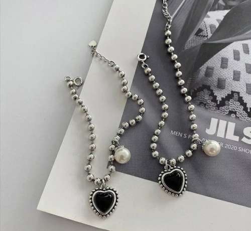 925 Silver Onyx Heart and Pearl Bracelet.