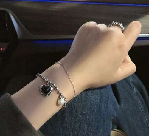 925 Silver Onyx Heart and Pearl Bracelet.