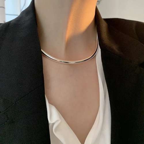 SPECIAL - 925 Silver Clavicle Tube Choker Necklace.