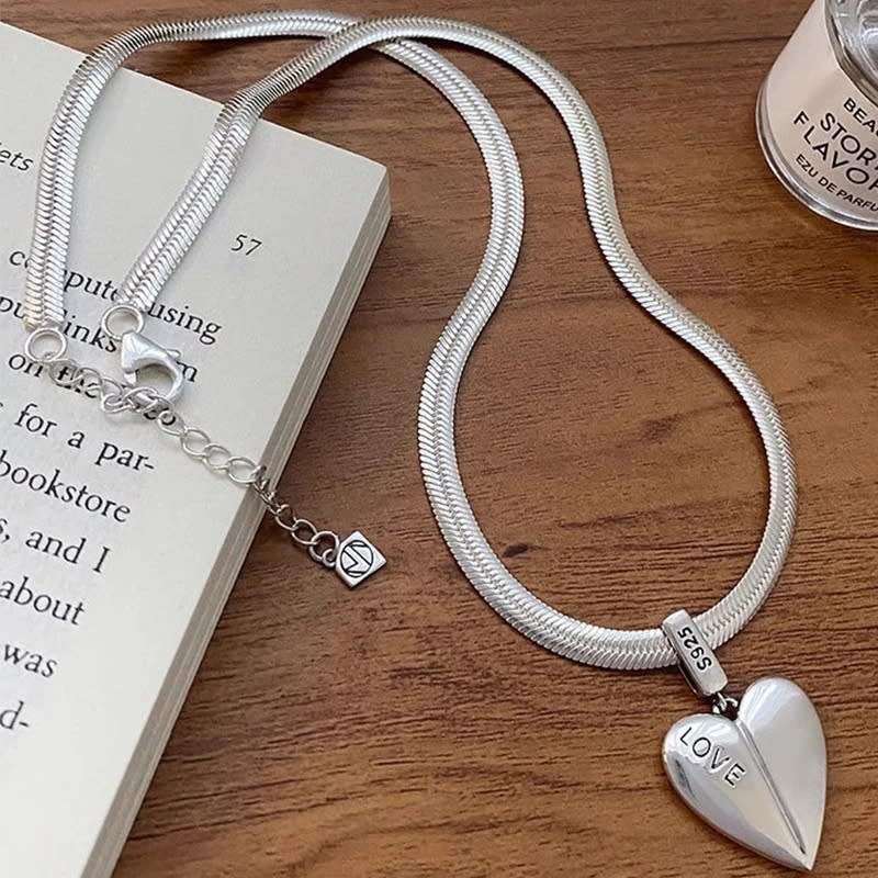 925 Silver Heart Snake Necklace.