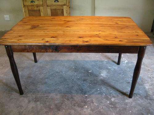 6-Seater Globe Table