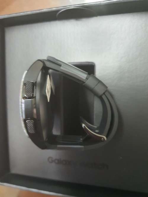 BRAND NEW SAMSUNG GEAR 42MM SMART WATCH *SNAP FRIDAY..LATE LATE ENTRY..RELISTED*!!!!