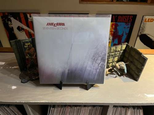 The Cure - Seventeen Seconds vinyl record ( NM )