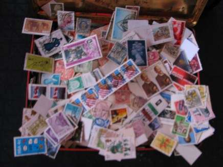 Great Stamps in bigTin mix of good, unmounted - some on paper -Unchecked- 100`s + 100`s - see pics!