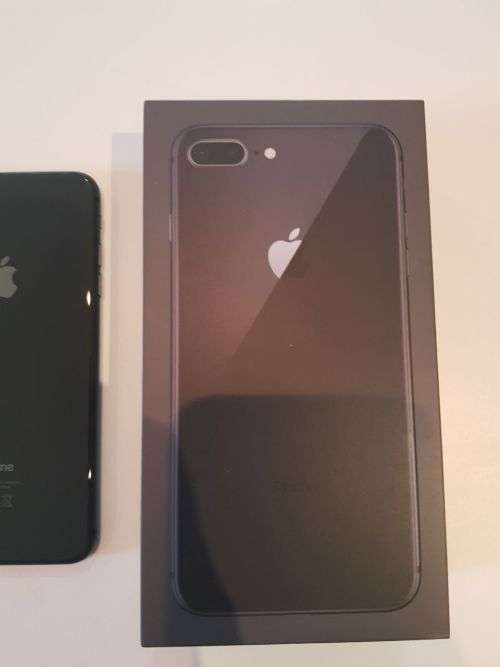 iPhone 8 Plus 256GB WITH EXTRAS