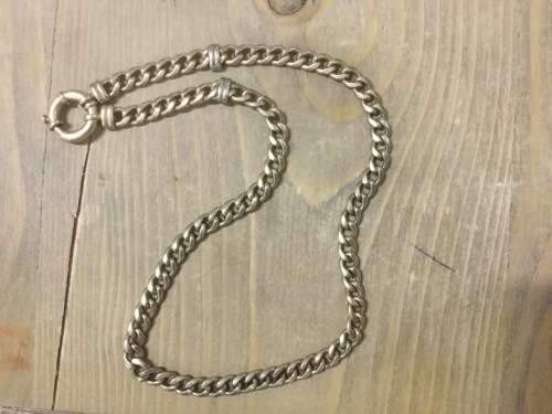 Solid 9 Carat Yellow Gold Heavy Curb link With Signoritti Clasp Valued at R29500. 21 Grams Gold