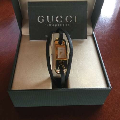 Genuine Swiss Gucci 6100L ladies Designer Collectors Watch Box and Warranty . Never Used R14500