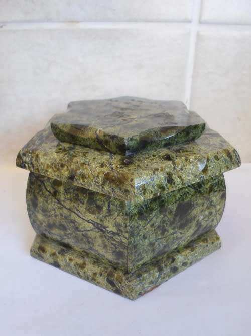 very Rare Valuable AMAZING!! VINTAGE TRANSVAAL JADE JEWELLERY BOX WITH MIRROR INSIDE 662,0g